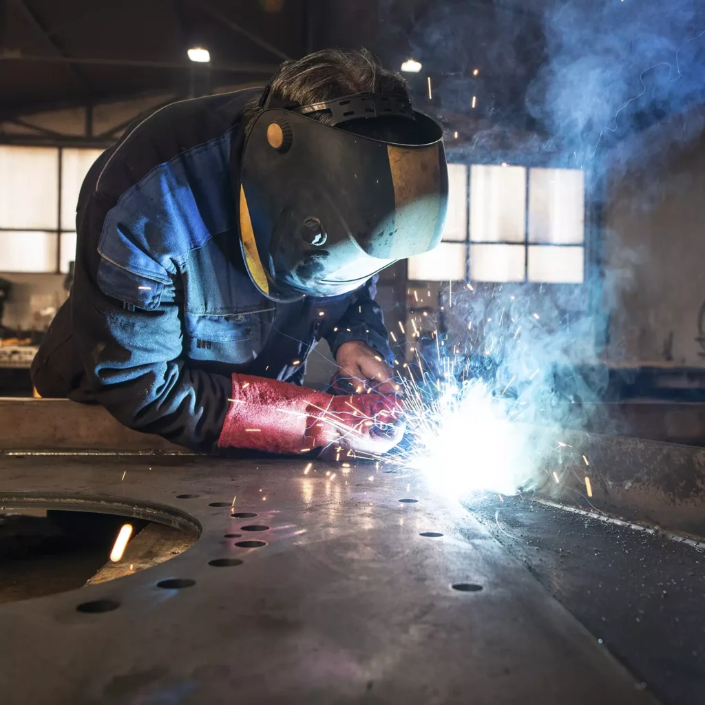 Soldadura de piezas industriales metálicas